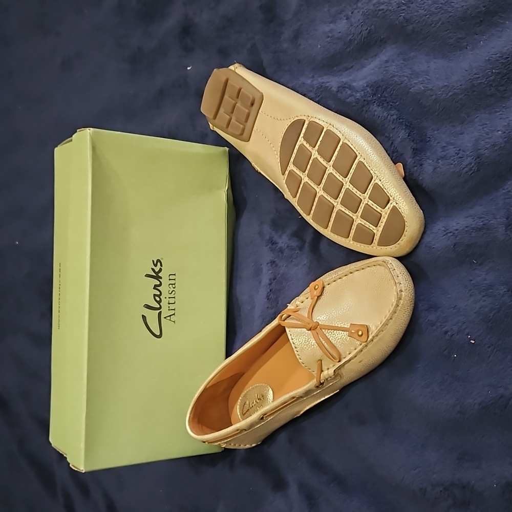 Shoes - Picture 2 of 3
